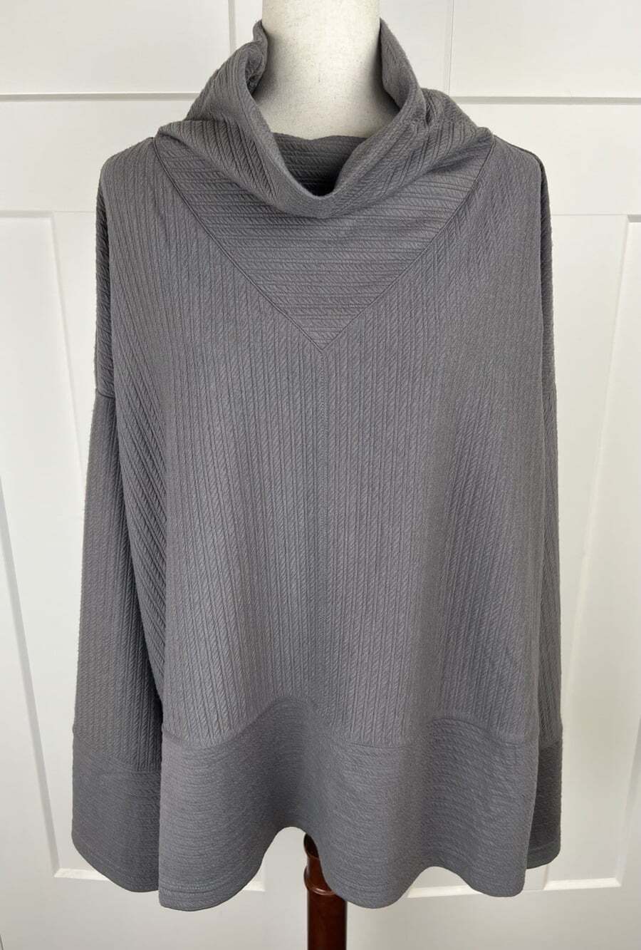 Tahari Sport Tunic Top 3X Gray Ribbed Cowl Neck Boxy NWT $92 Casual Relaxed